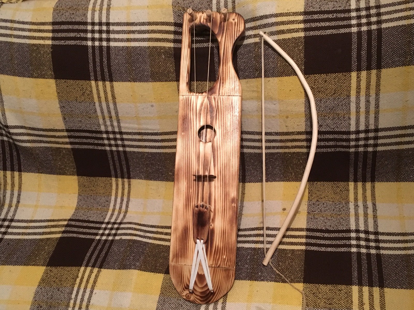 Музыкальный инструмент карелии. Йоухикко. Тальхарпа музыкальный инструмент. Йоухикко музыкальный инструмент.