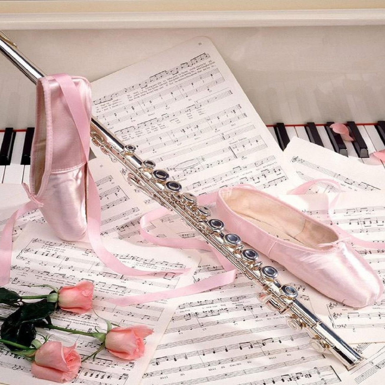 Флейта в цветах. Музыкальная школа Эстетика. Флейта. Флейта и цветы. Флейта Эстетика.