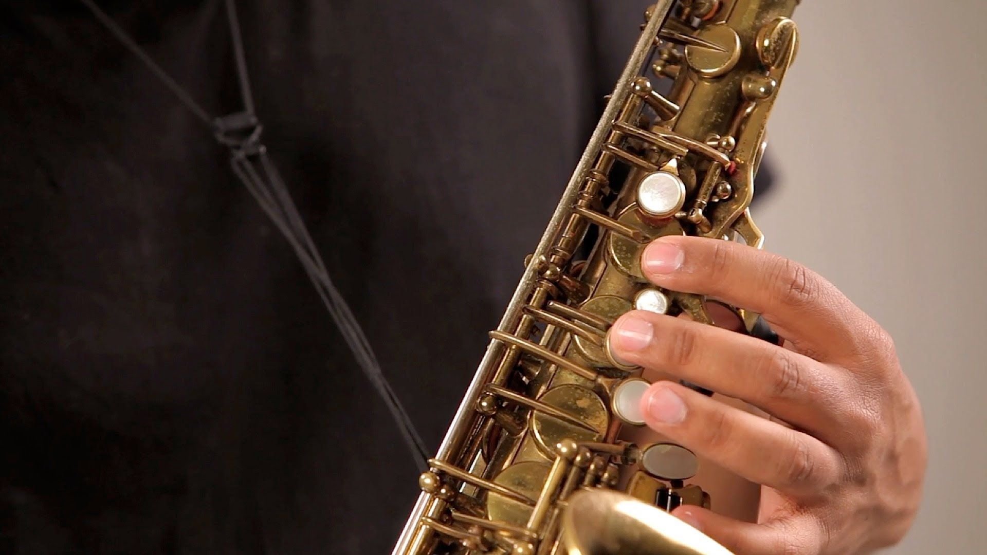 Научиться играть на саксофоне с нуля