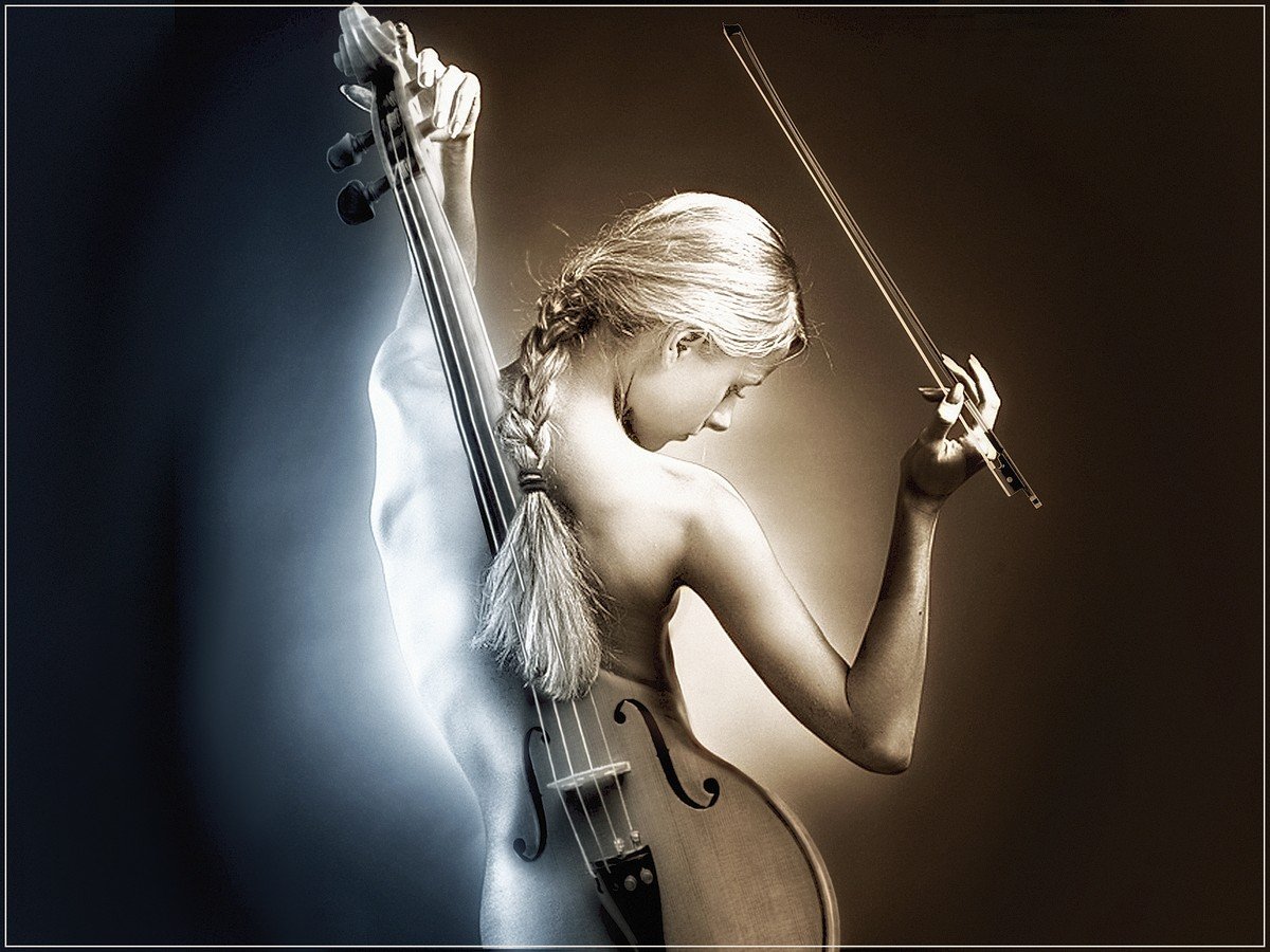 Женщина со скрипкой