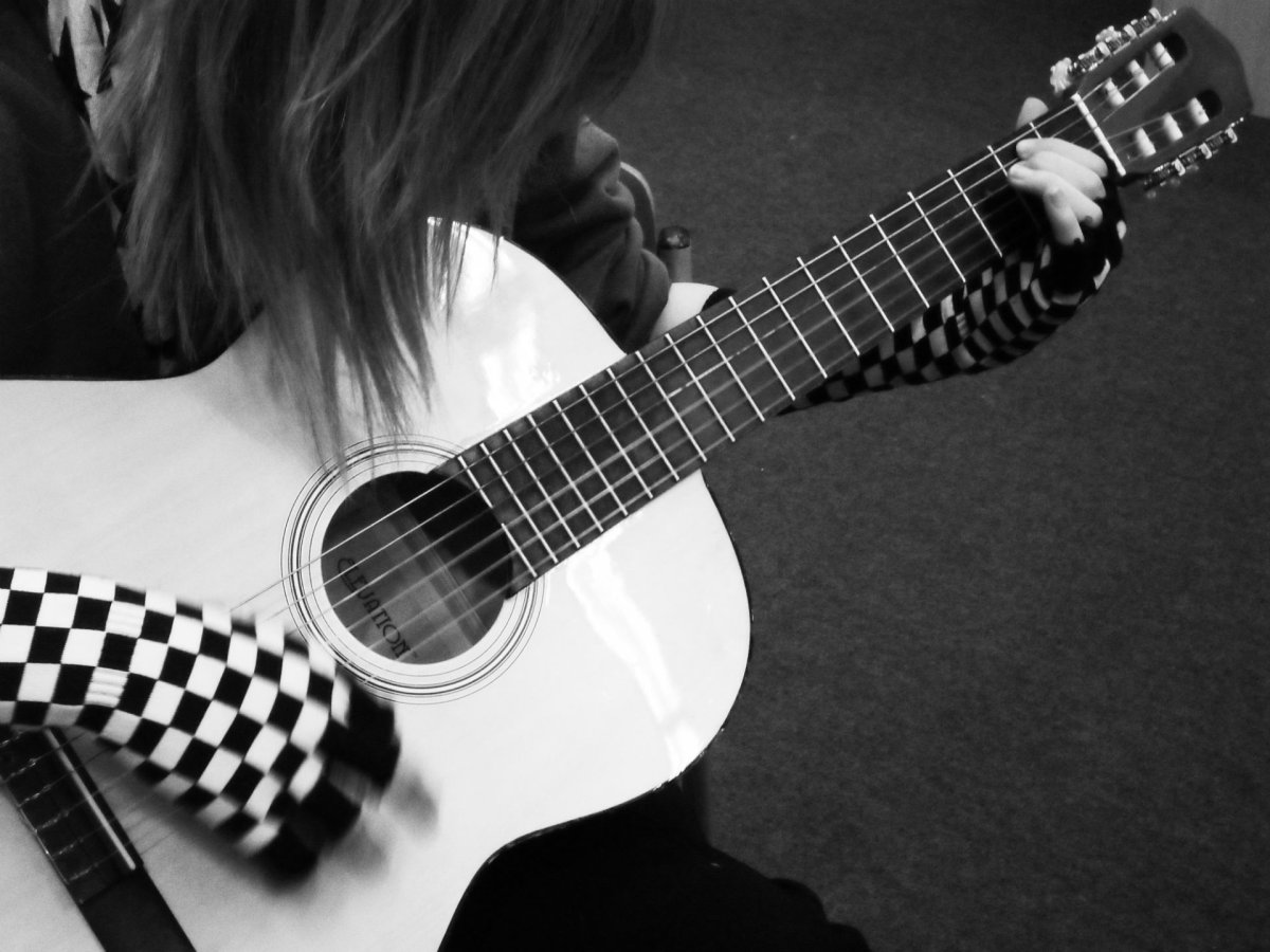 Девушка с гитарой Эстетика