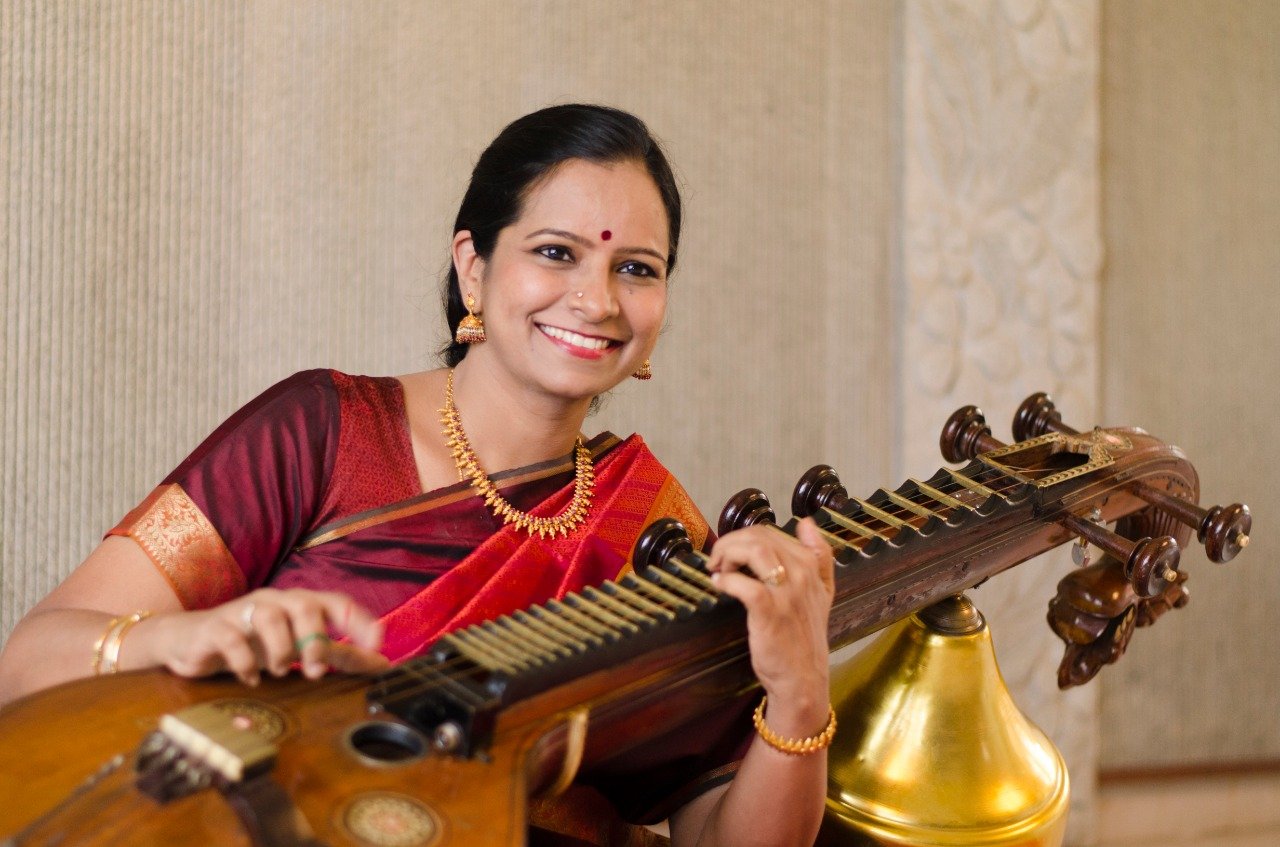 Песня индиска. Индийский национальный инструмент ситар. Индийские музыканты. Музыкальные традиции Индии. Музыканты Индии.