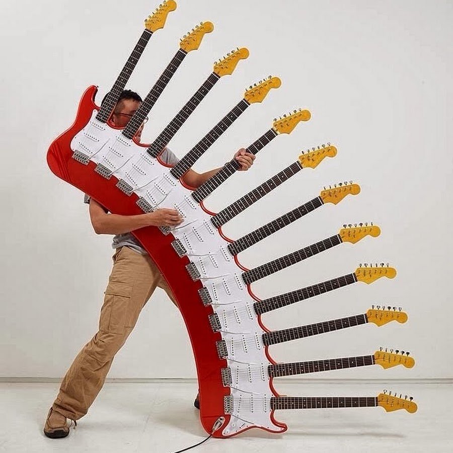 Музыкальный инструмент 12-грифовая гитара