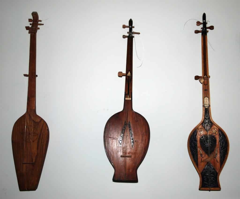 Грузинский музыкальный инструмент Чонгури