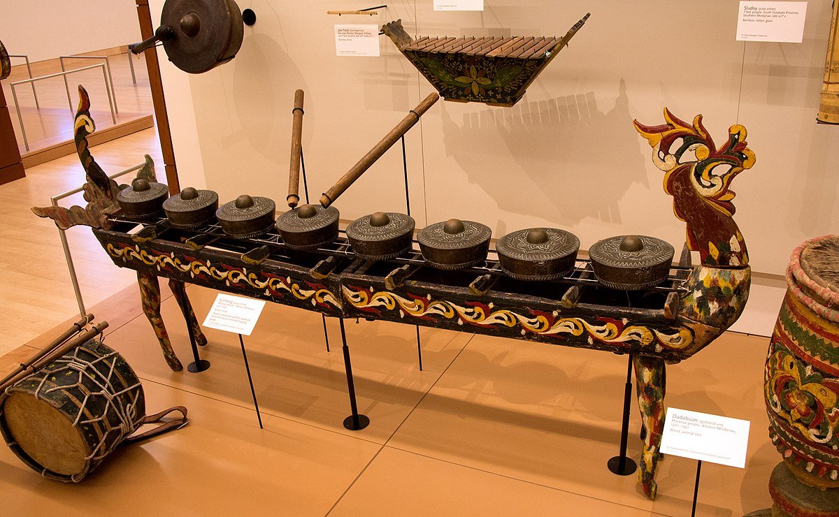 Необычный музыкальный инструмент бонанг