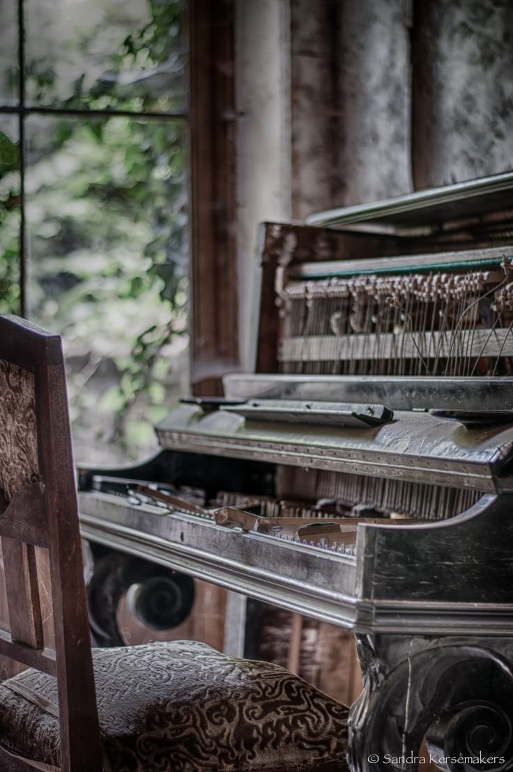 Старое пианино Эстетика