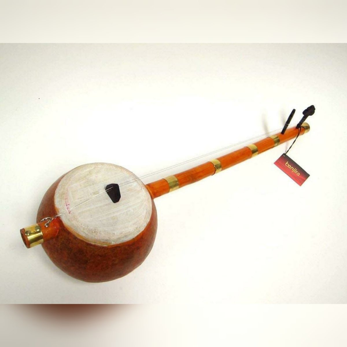 Армянский народный струнно щипковый инструмент