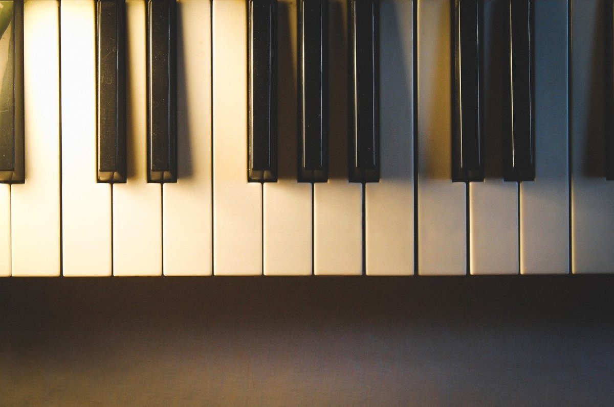 Хрустальное фортепиано ''Heintzman Pianos''.
