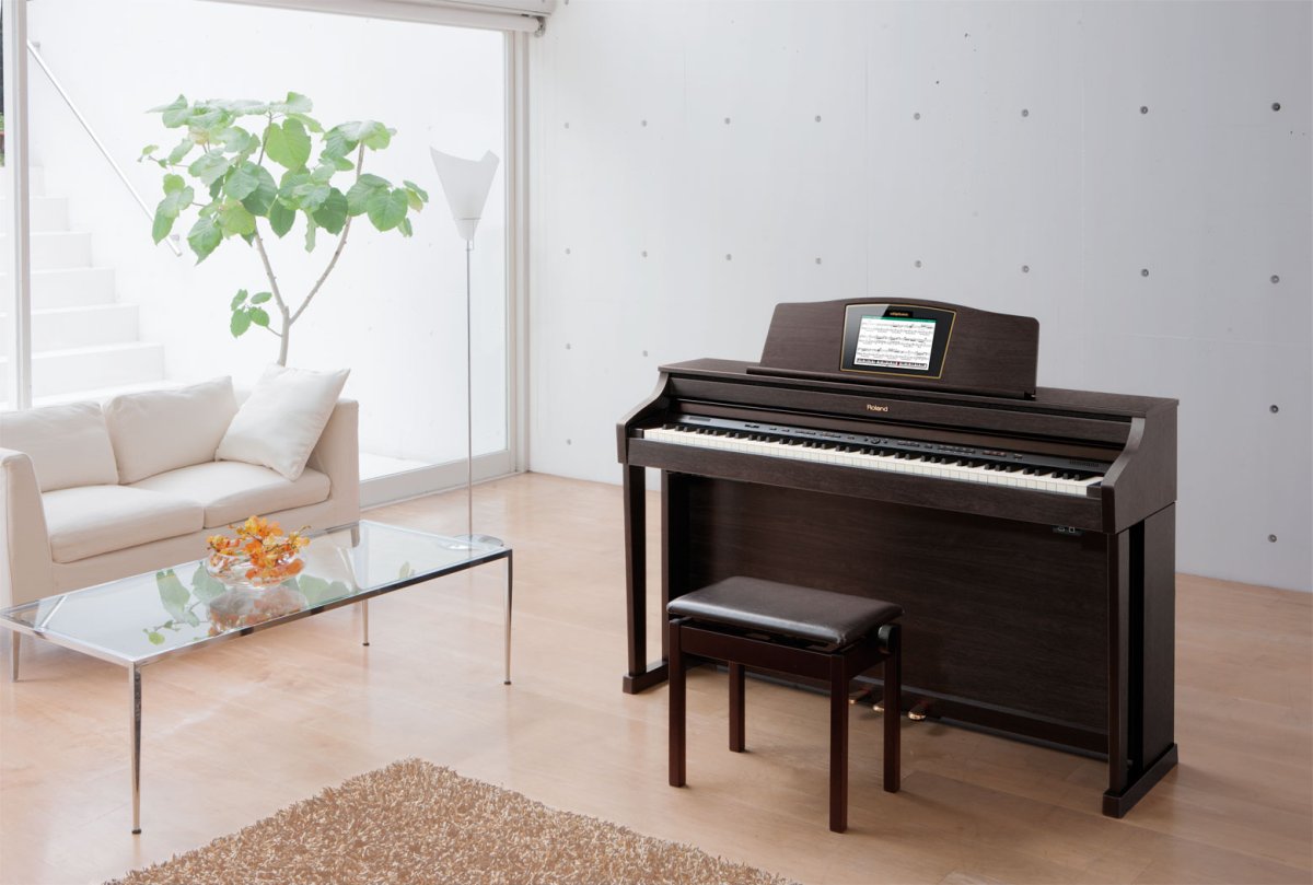 HPI-7s Roland Digital Piano
