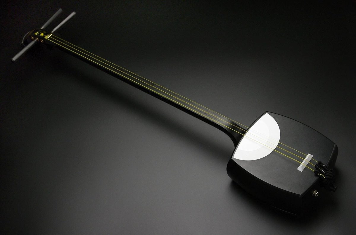 Японский инструмент сямисэн