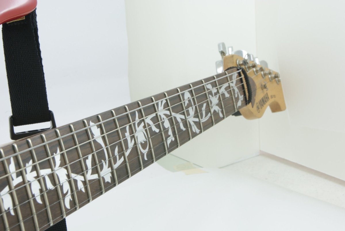 Полукруглый гриф на гитаре