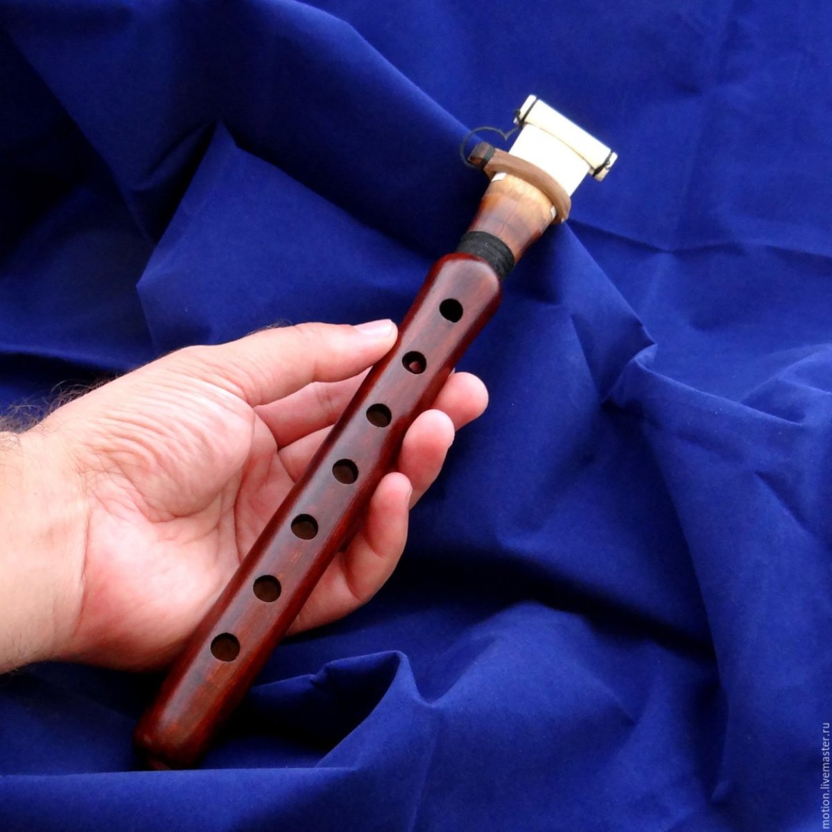 Армянский духовой инструмент дудук