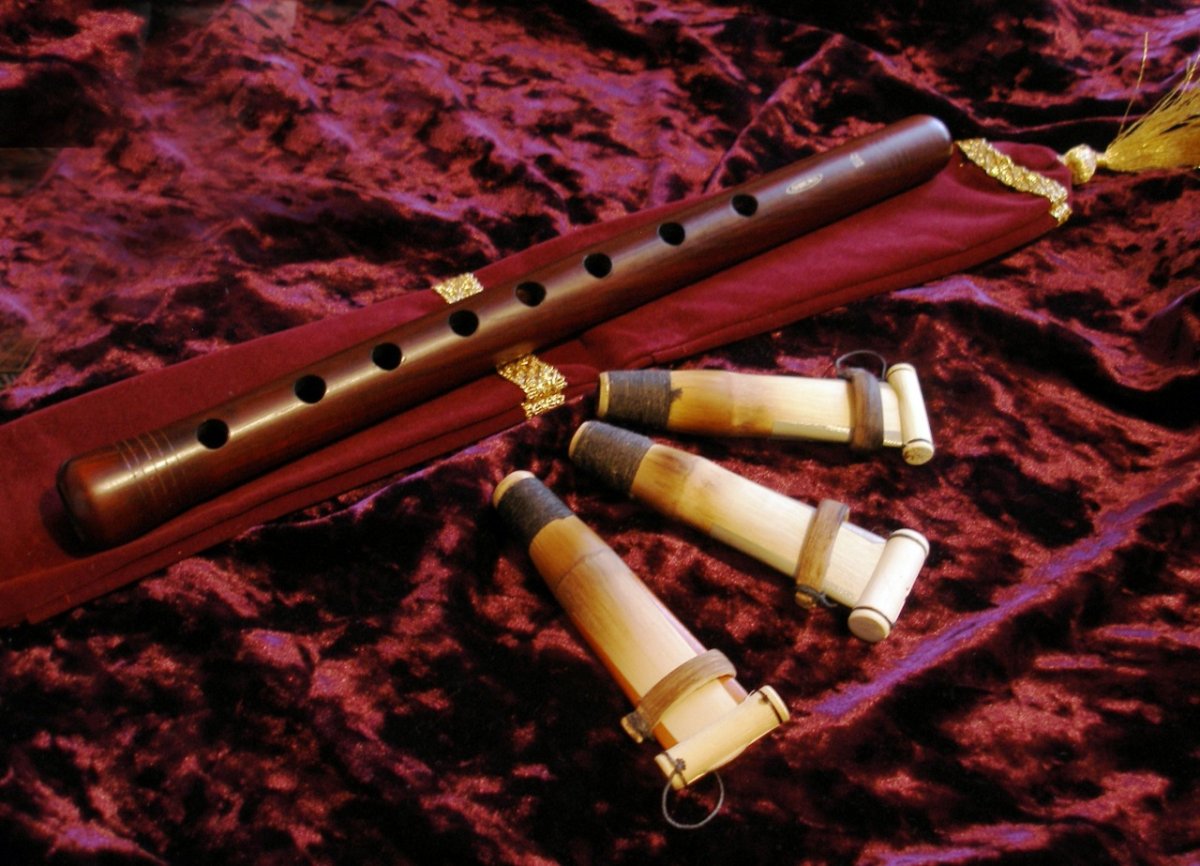 Дудук духовой музыкальный инструмент армянский
