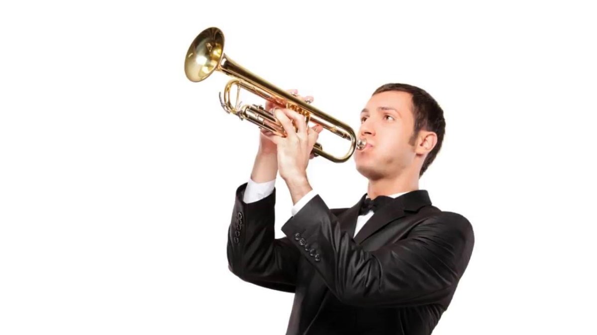 Человек играющий на трубе