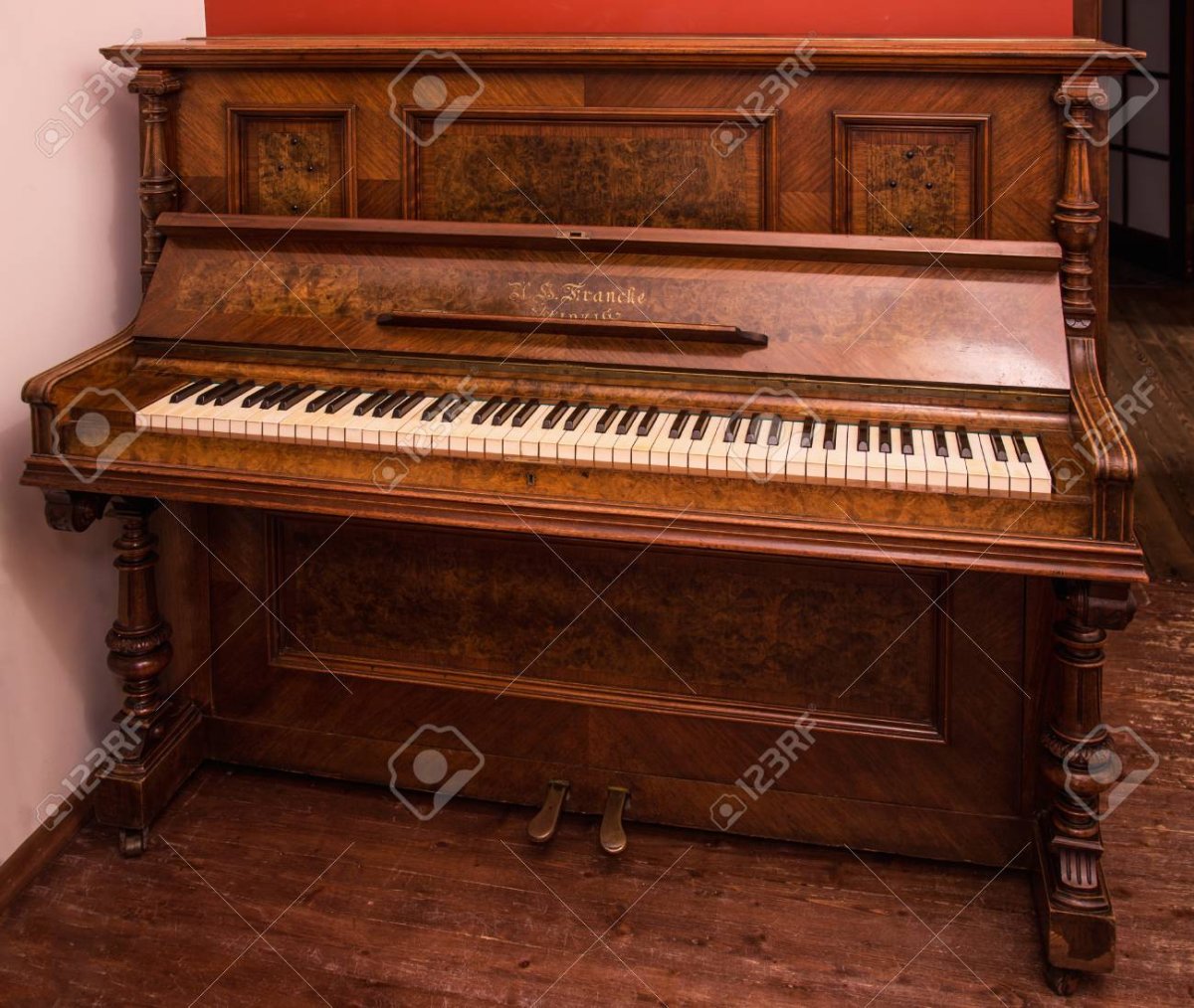 Artur пианино немецкое старинное