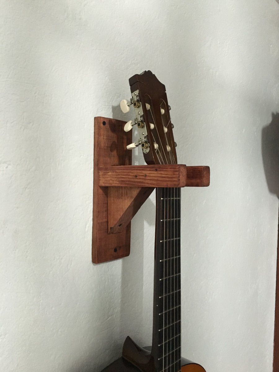 Подставка для гитары на стену