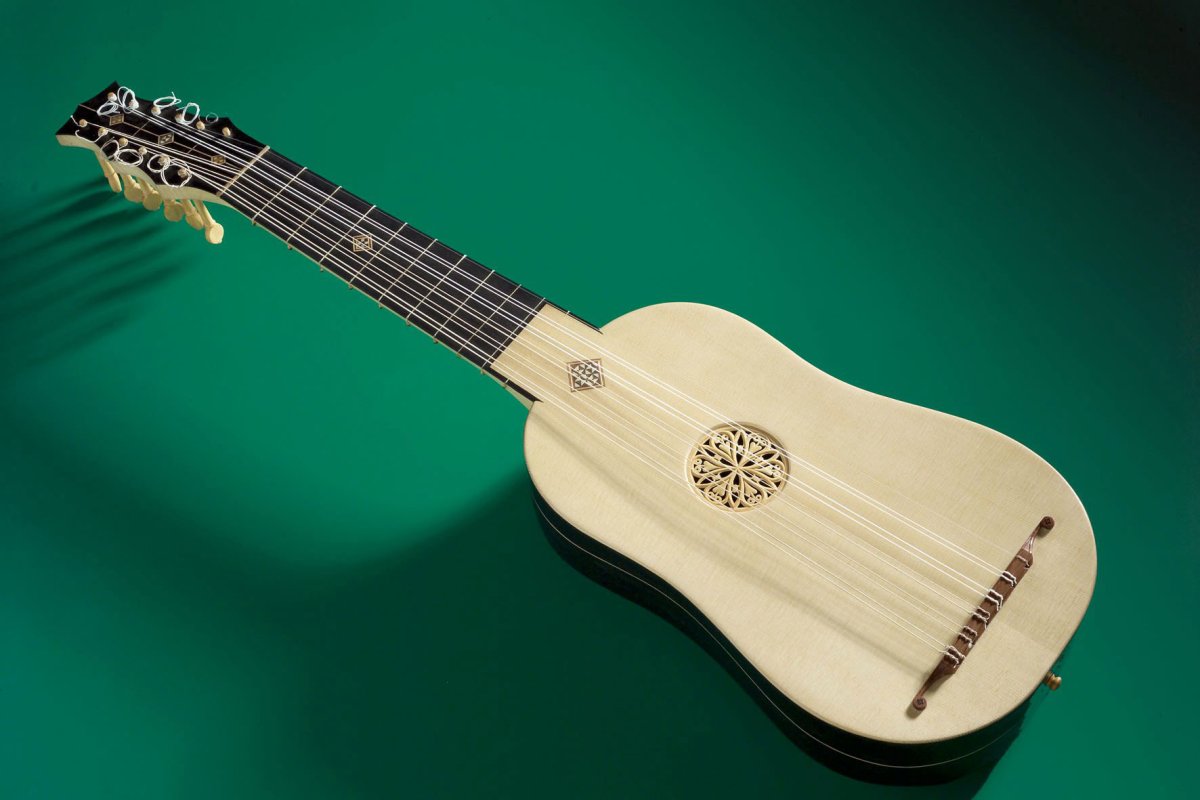 Испанская виуэла музыкальный инструмент