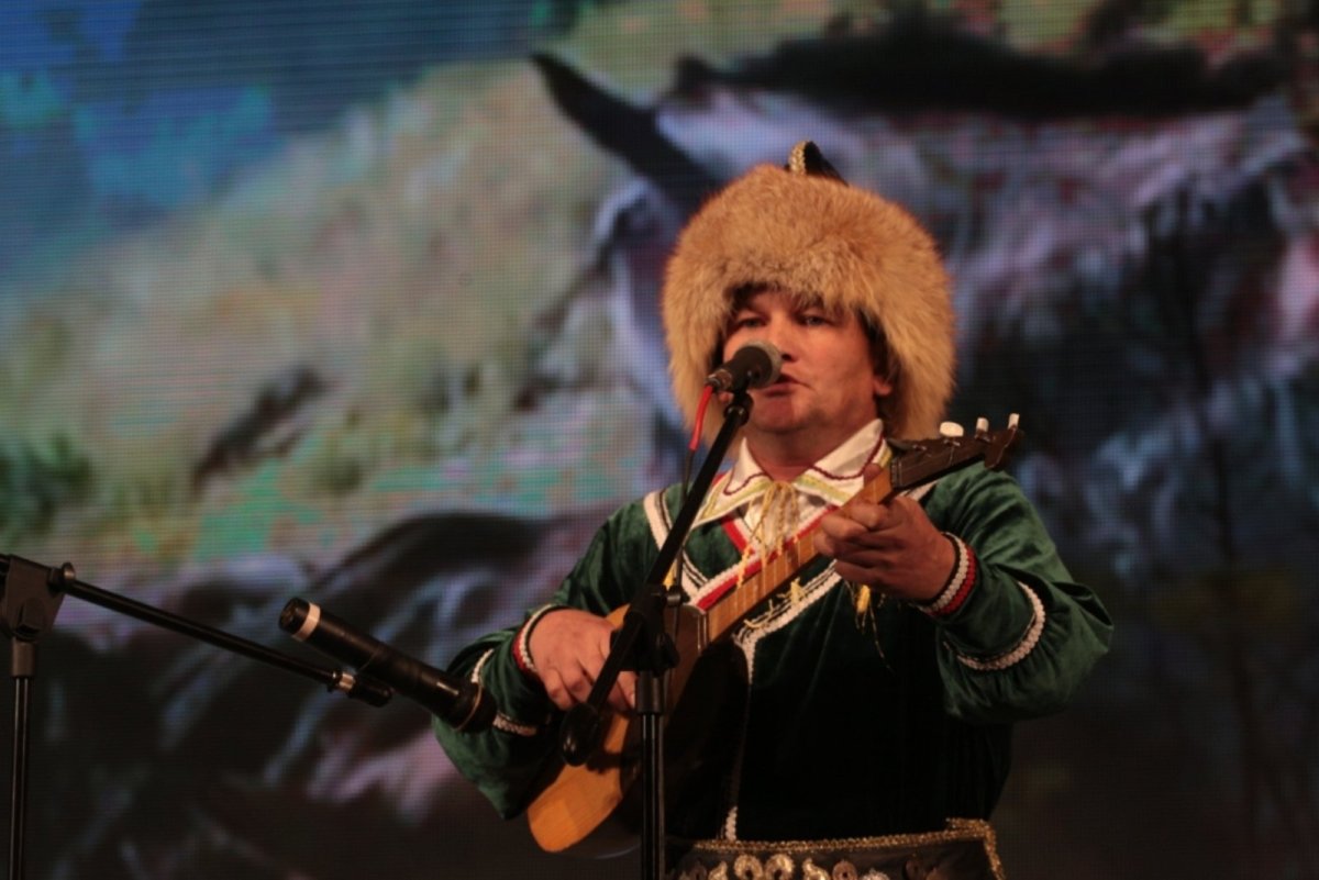 Национальный инструмент казахов домбра