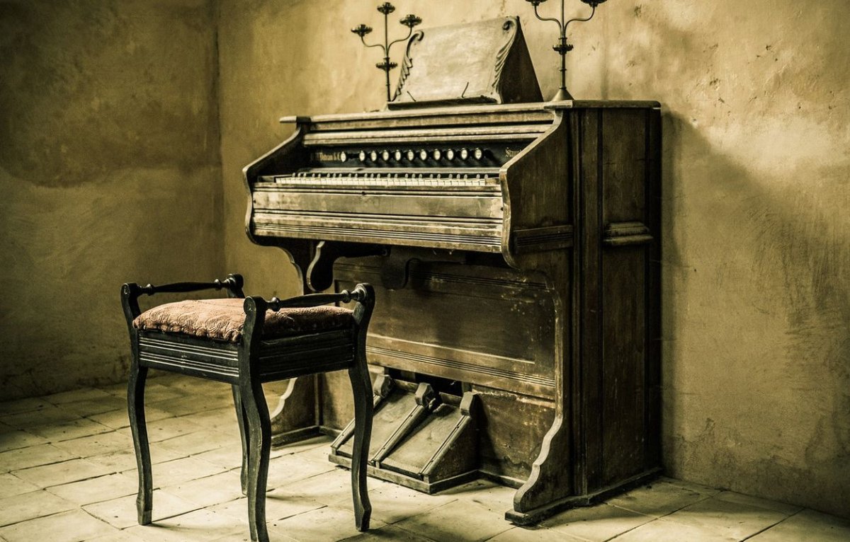 Старинное пианино