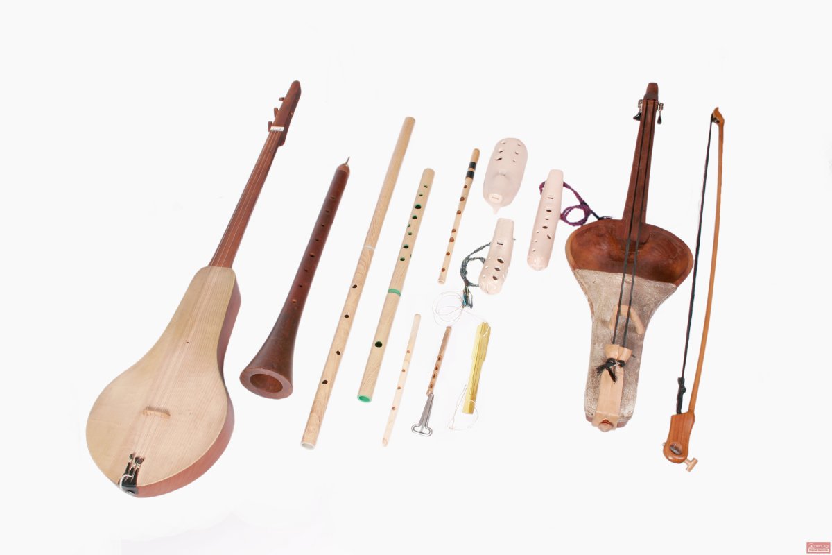 Азербайджанский музыкальный инструмент Каманча