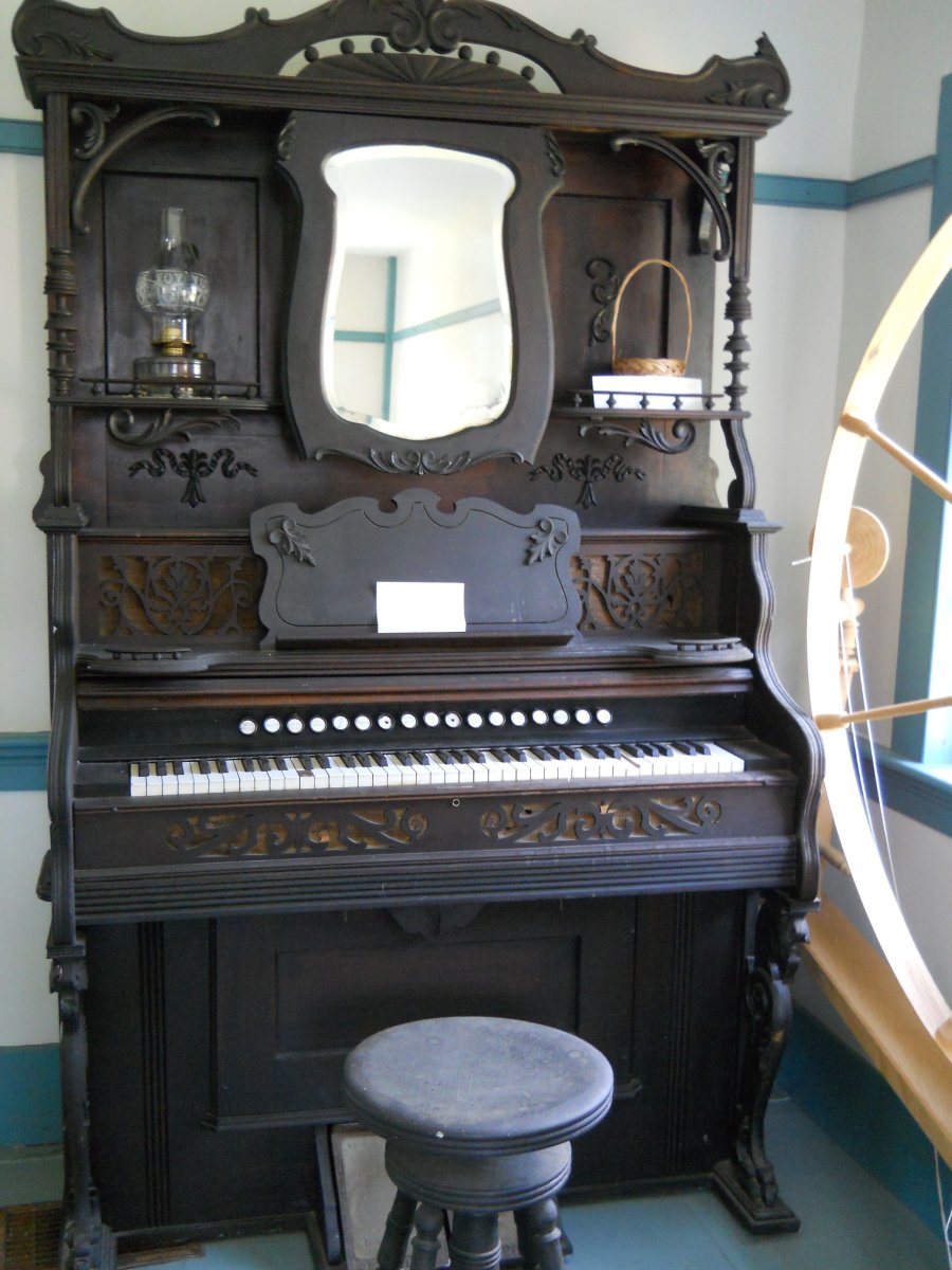 Старинное фортепиано