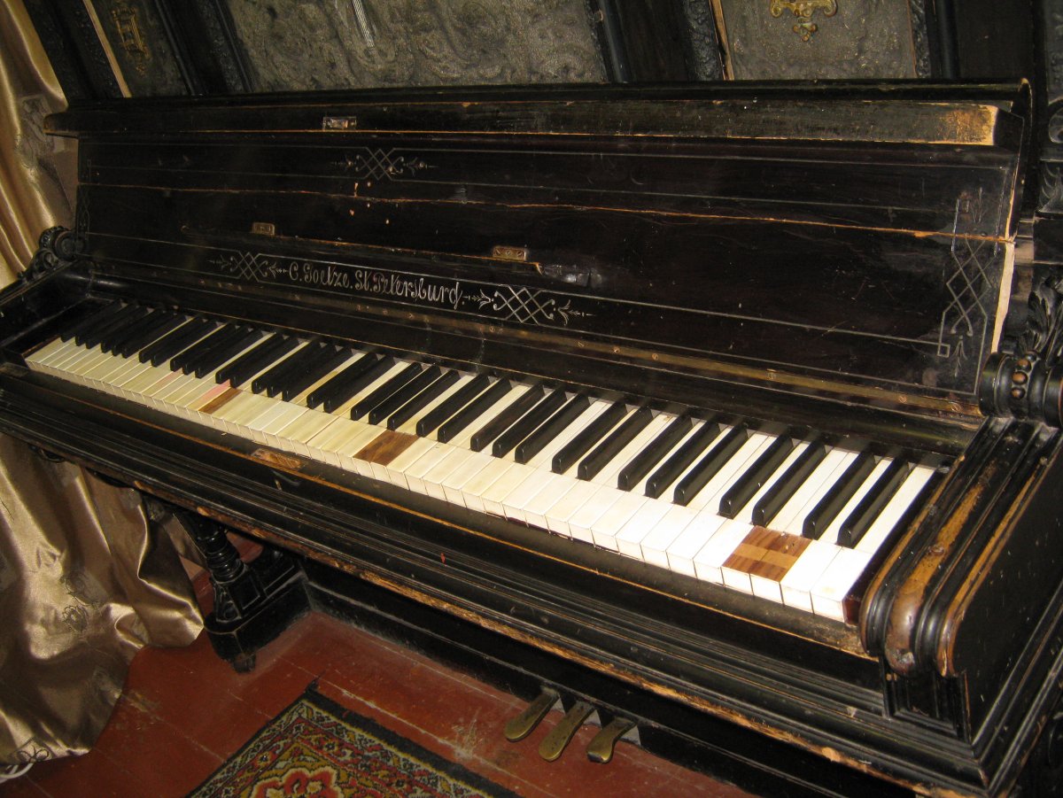 Пианино Шнейдер 19 века