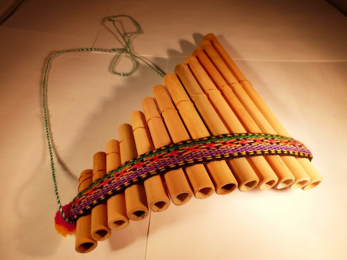Инструмент музыкальный духовой из бамбукк