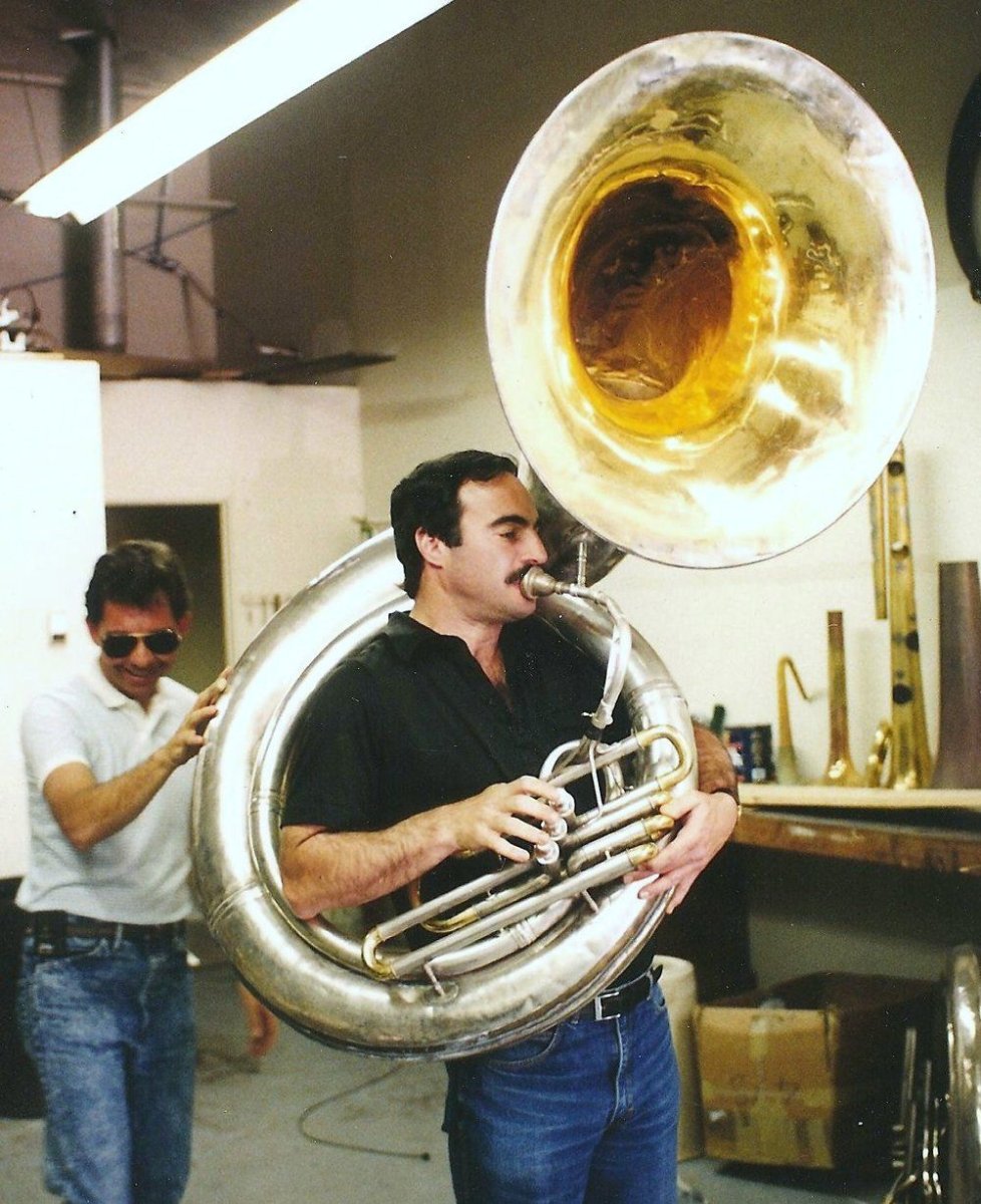 Тромбон с человеком