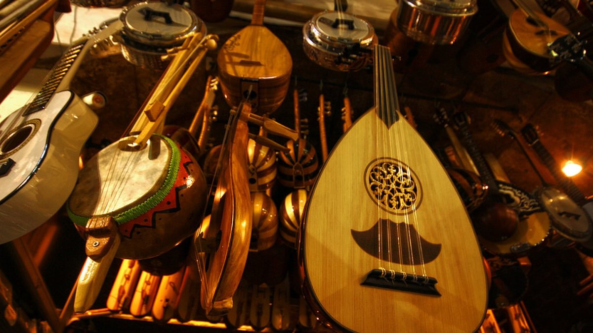 Музыкальные инструменты разных стан