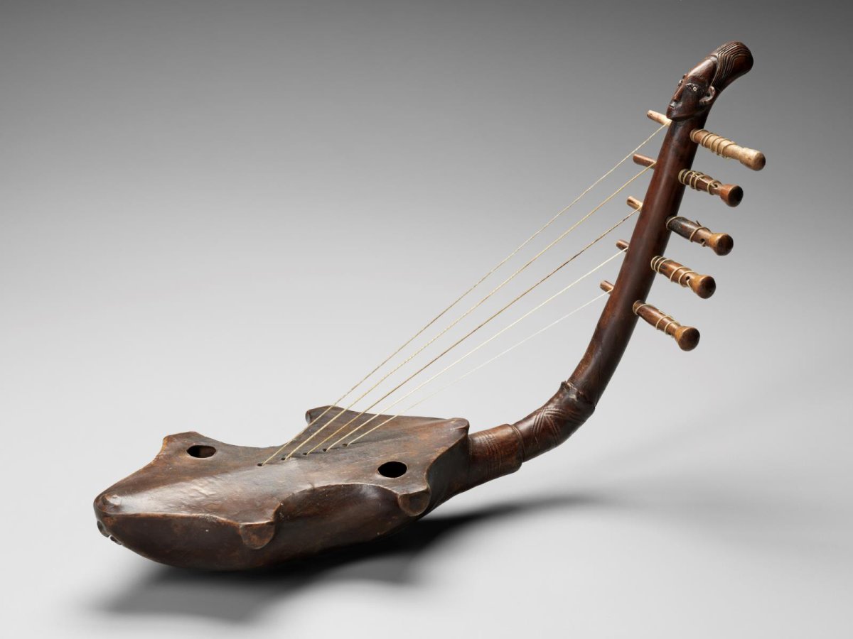 Шушан-Эдуф музыкальный инструмент