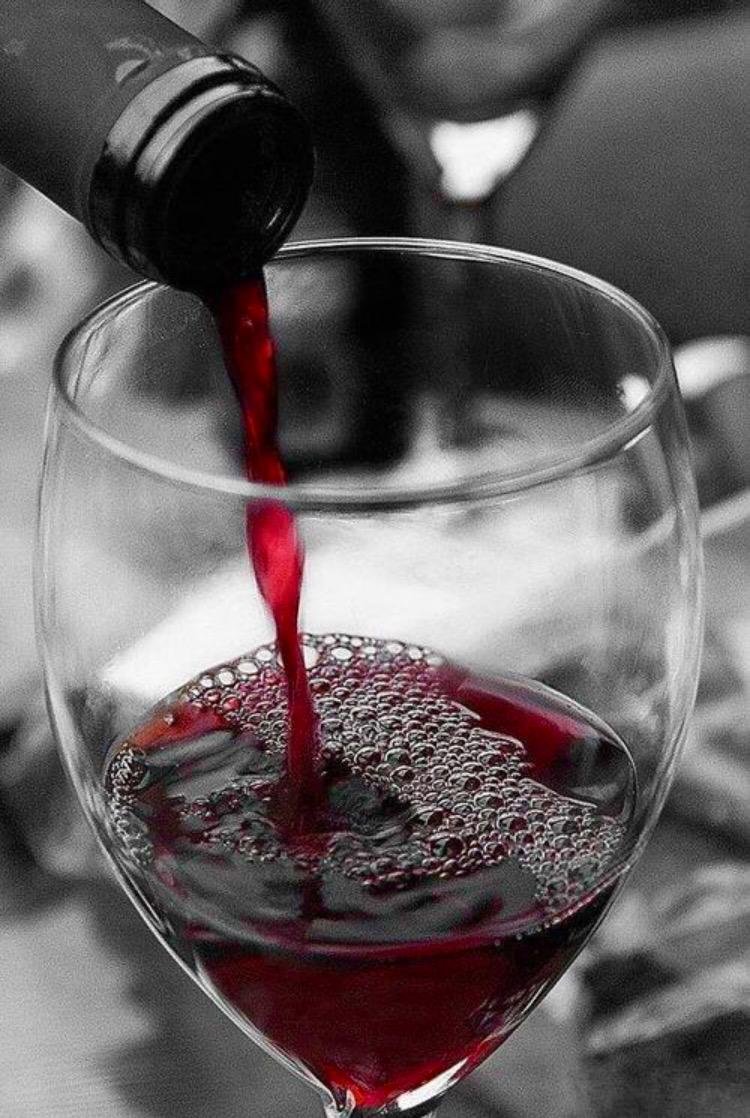 Выпивать бокал вина в день