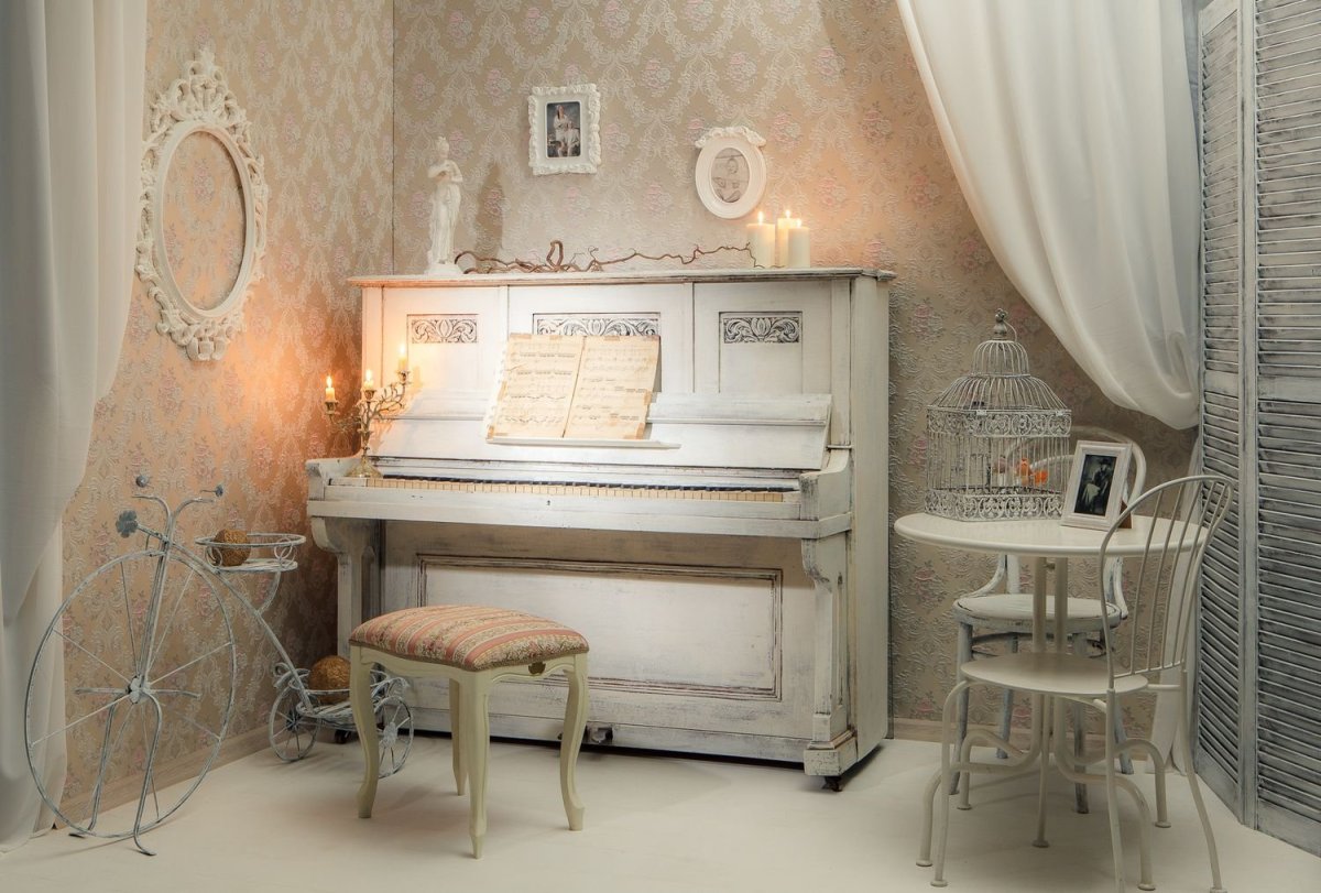 Пианино в спальне