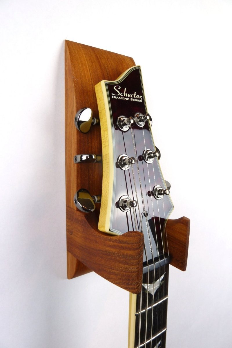 Настенная стойка для гитары