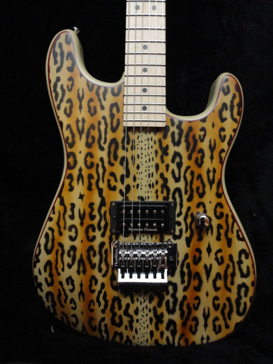 Леопардовая гитара