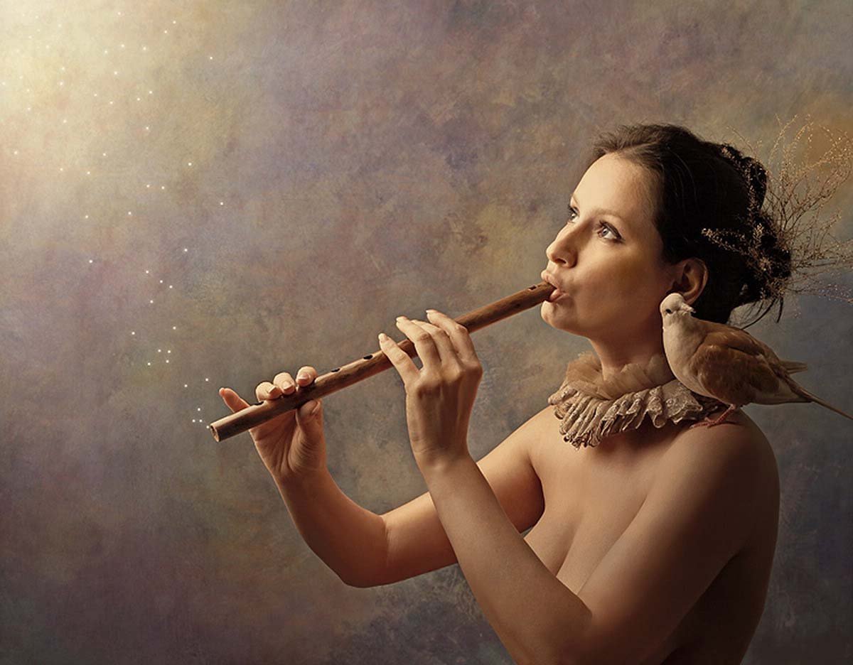 Женщина с флейтой