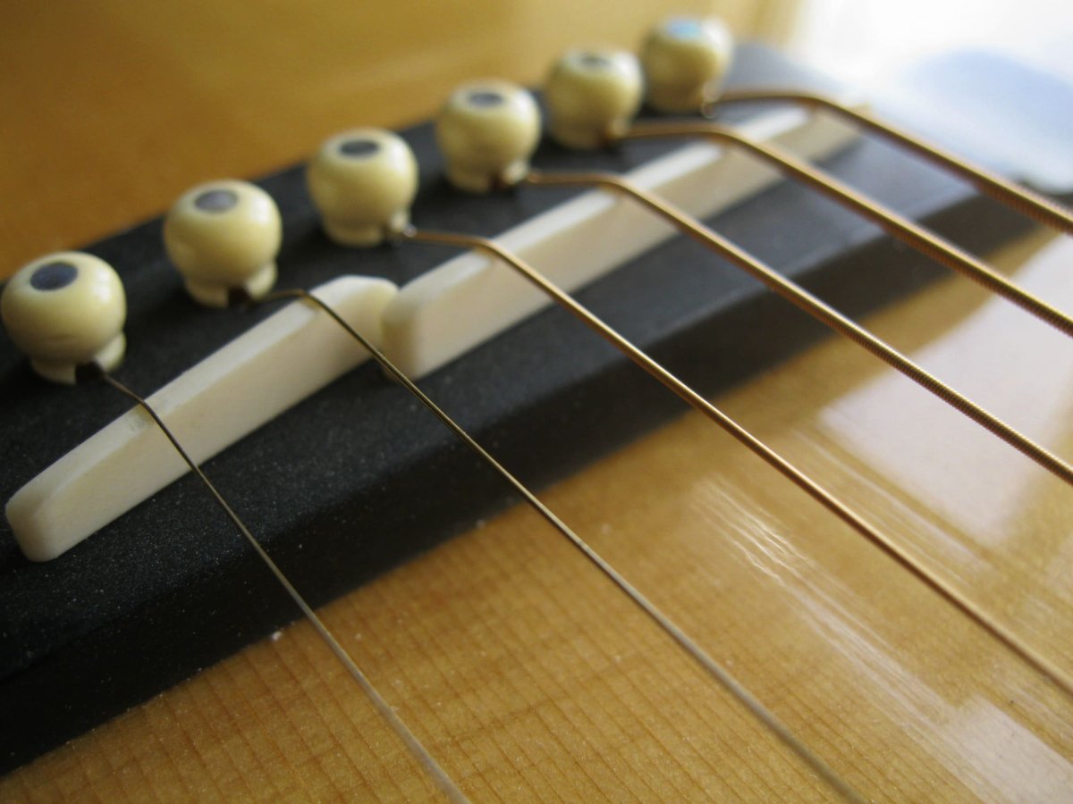 Верхний порожек для акустической гитары