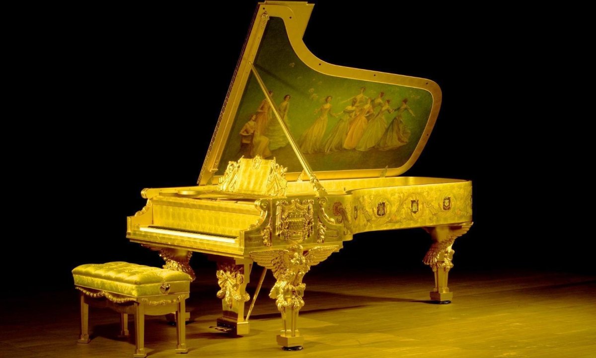Золотой рояль Саддама Хусейна