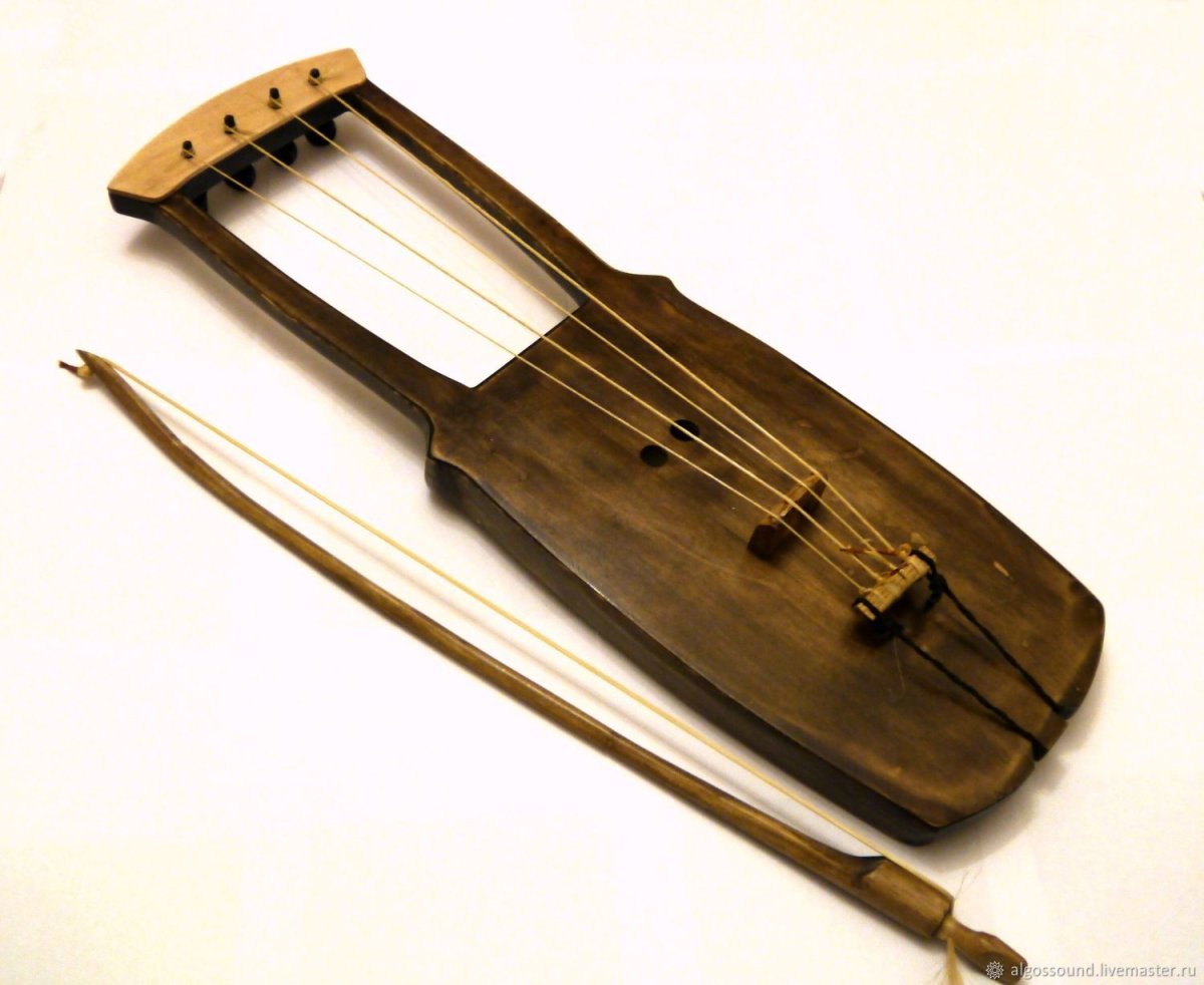 Лира струнный щипковый инструмент