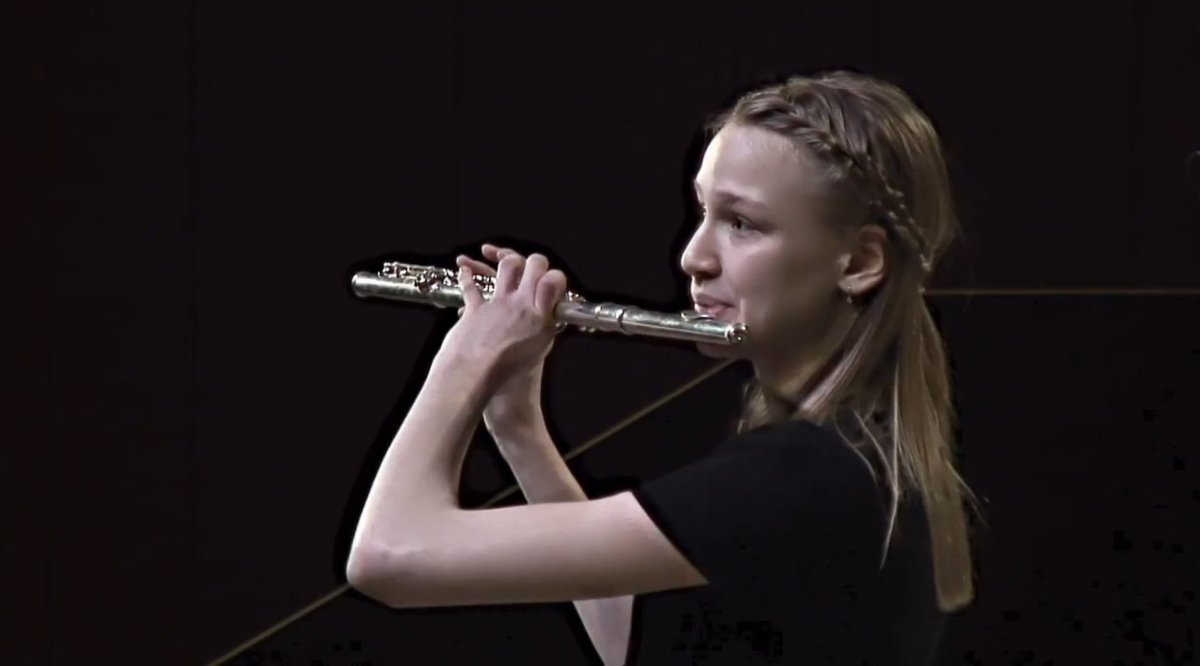 Карина Попова флейтистка