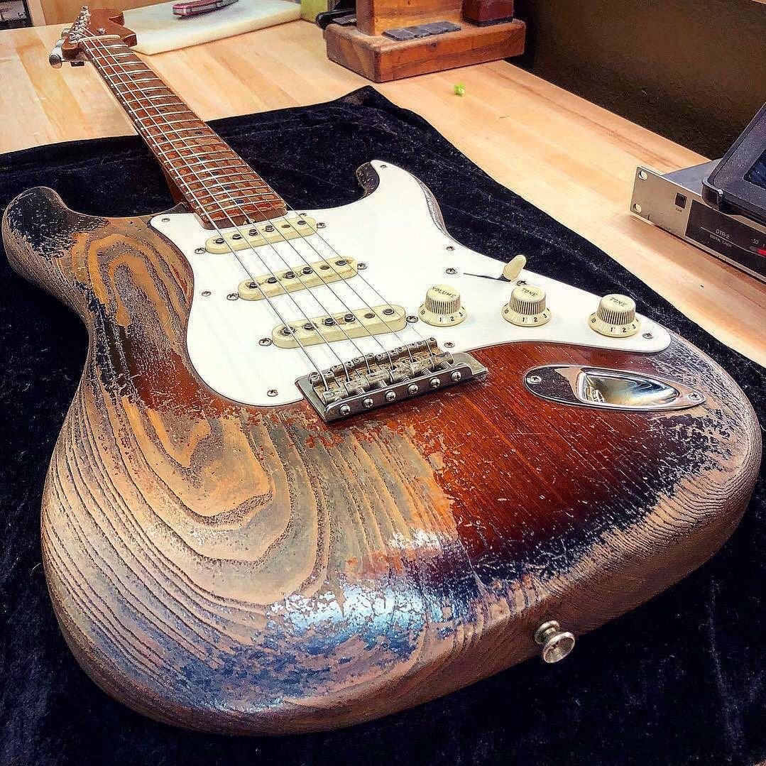 Fender Stratocaster старый