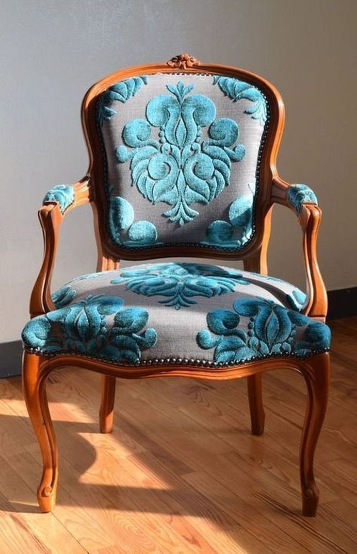 Красивое кресло