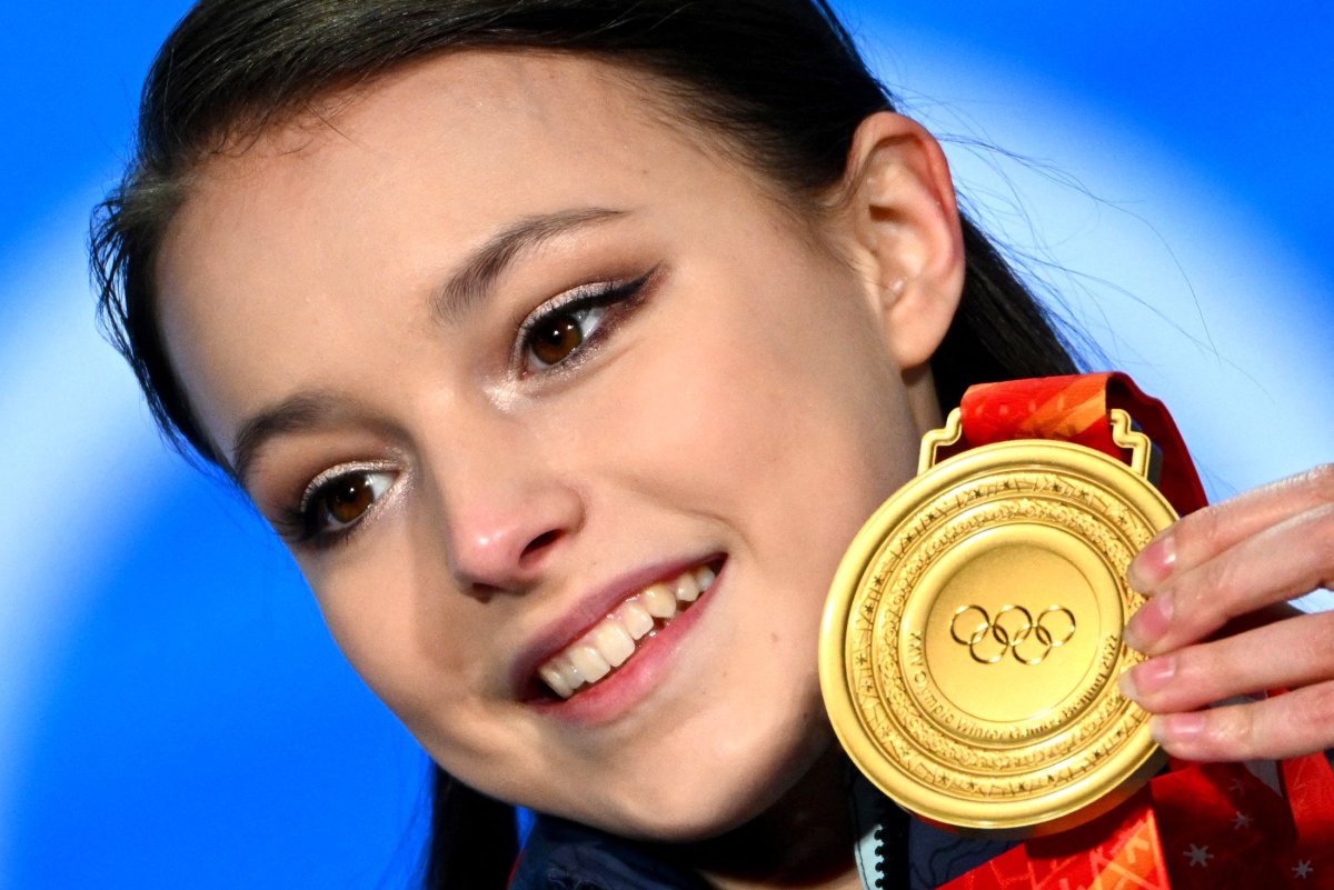 Анна Щербакова Олимпийская чемпионка 2022