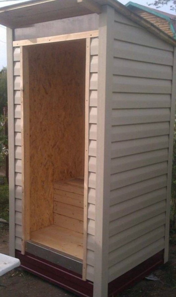 Постройка деревянного туалета